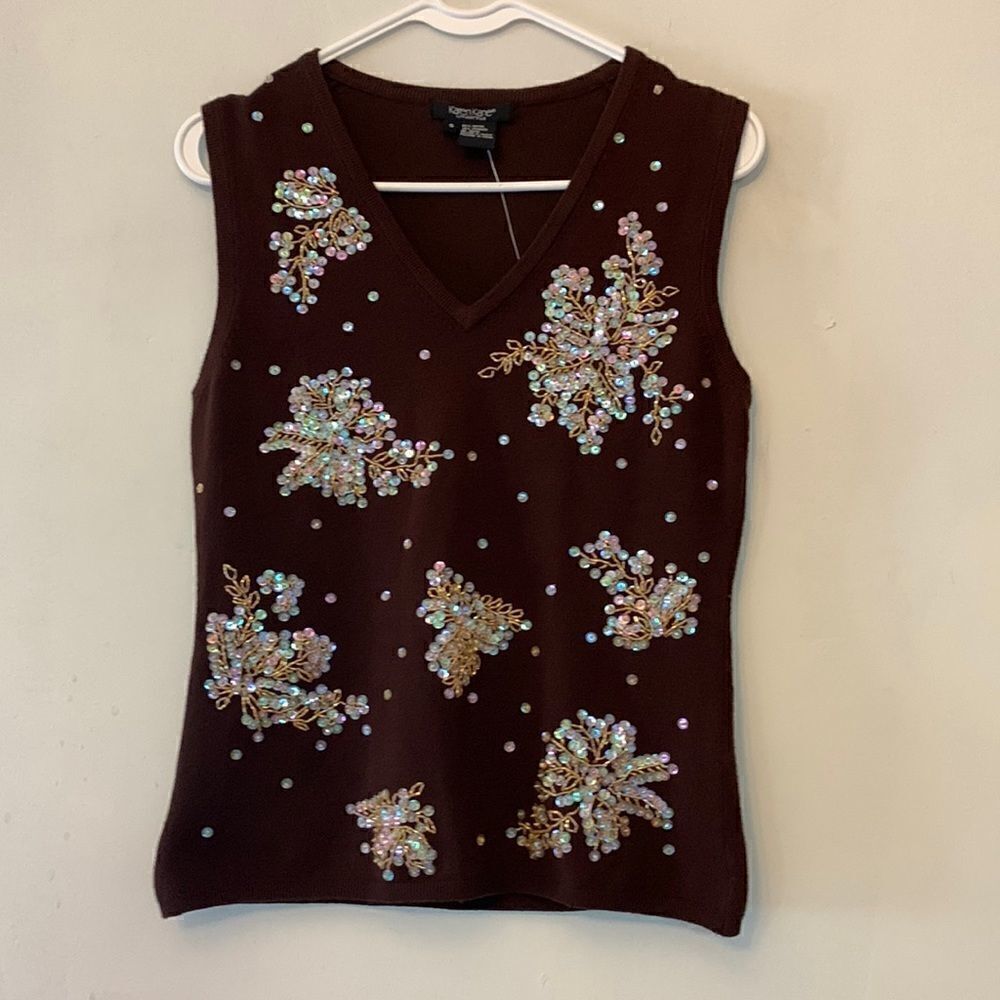 Karen Kane Riviera sleeveless V neck sweater Sequined flowers Size S NWT